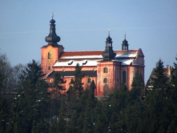 kostel Narození Panny Marie, Strašín