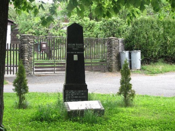 pomník padlých WWI i II, Nemilkov