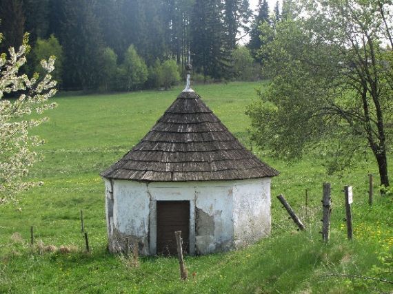kaple sv. Vojtěcha, Lštění