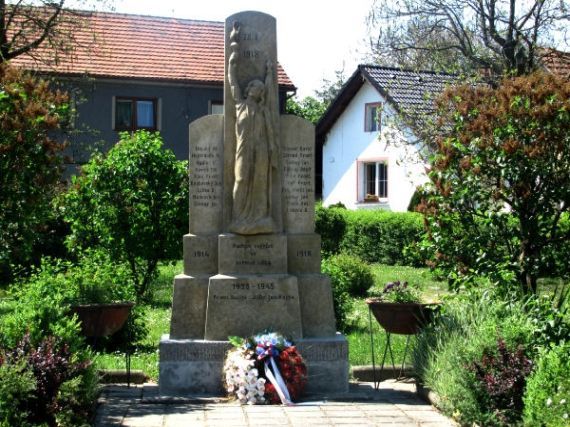 pomník padlých WWI i II, Radomyšl