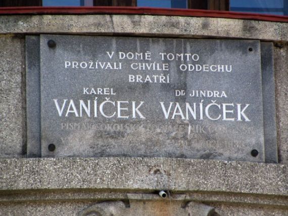 pamětní deska Vaníčkové