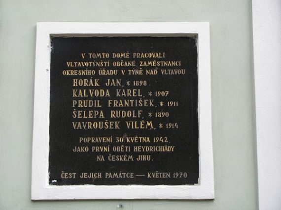 pamětní deska obětem nacismu, Týn nad Vltavou