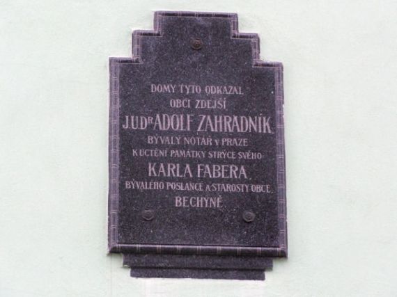 pamětní deska JUDr. Adolf Zahradník