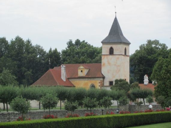 kostel Narození Panny Marie, Kratochvíle