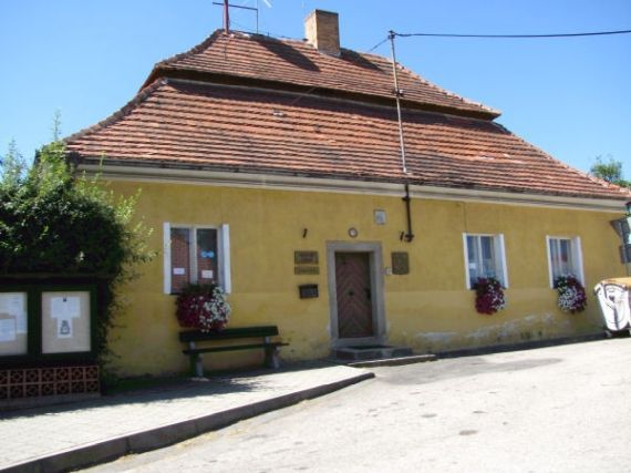 fara Komařice