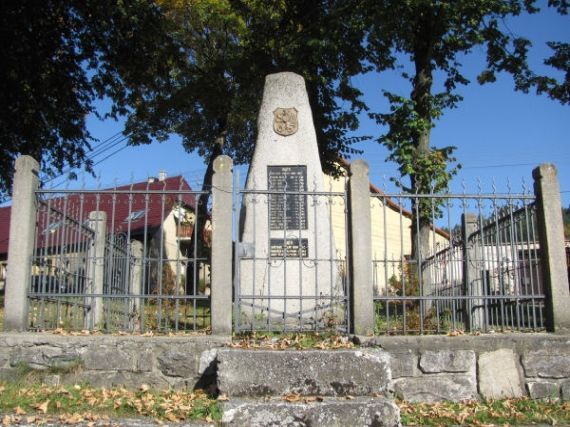 pomník padlých WWI i II, Budětice