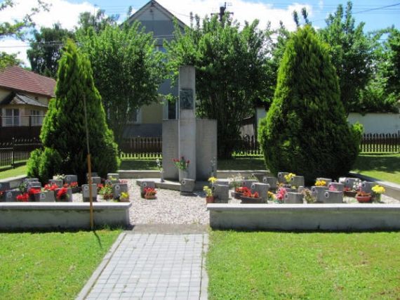 pomník padlých WWII, Puclice