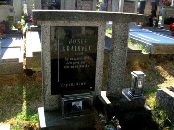 hrob Josef Královec