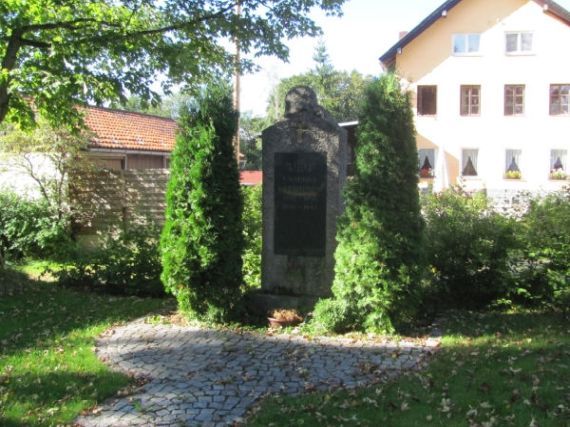 pomník padlých WWI i II, Ludwigsthal (D)