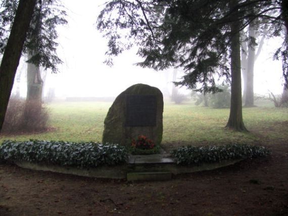 pomník padlých WWI i II, Fürth im Wald (D)