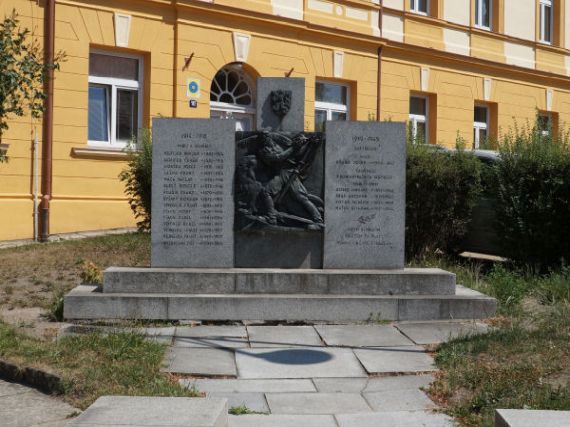 pomník padlých WWI i II, Stráž nad Nežárkou