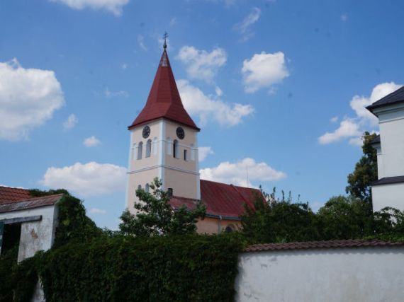 kostel Narození Panny Marie, Pluhův Žďár