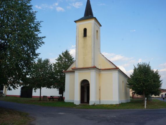 kaple Komárov