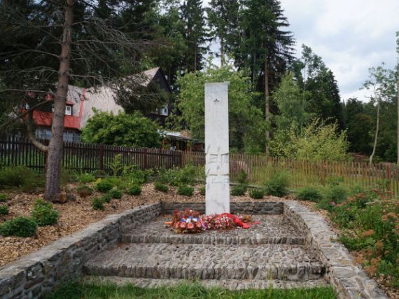 pomník padlých WWII, Javorník