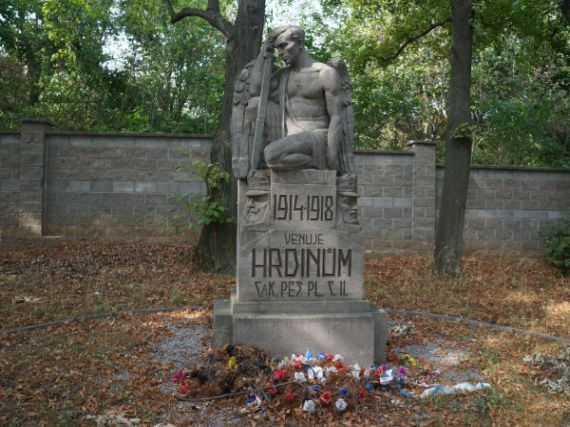 pomník padlých WWI, vojenský hřbitov Písek