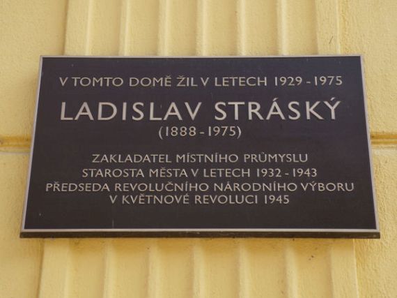 pamětní deska Ladislav Stráský