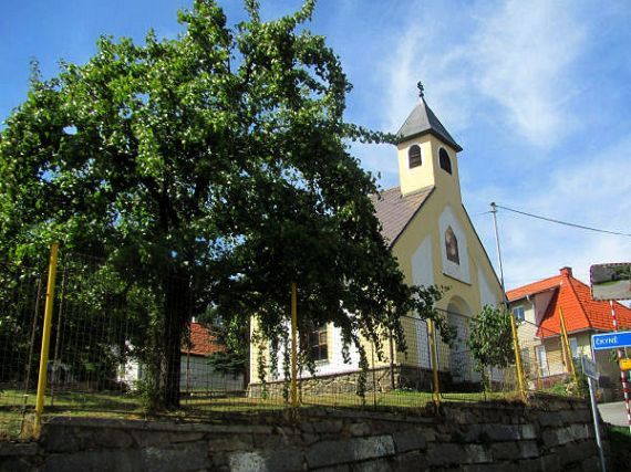 kaple Dolní Nakvasovice