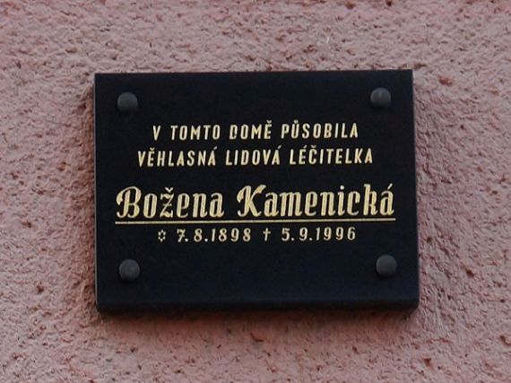 pamětní deska Božena Kamenická, Radnice