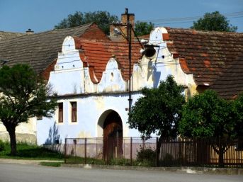 stavení s barokními štíty, Přešťovice