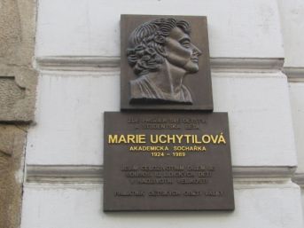 pamětní deska Marie Uchytilová