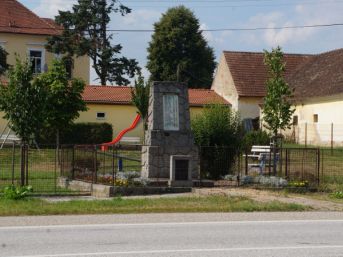 pomník padlých WWI i II, Stará Hlína