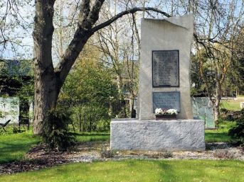pomník padlých WWI i II, Letkov
