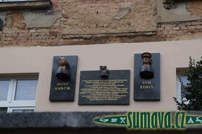 busty Jozefa Gabčíka a Jana Kubiše, Plzeň