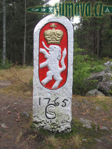 hraniční kámen 33