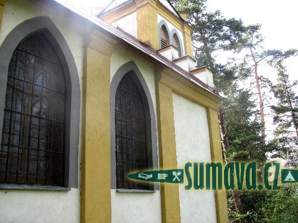 kaple s hrobkou Schmidů, Annín