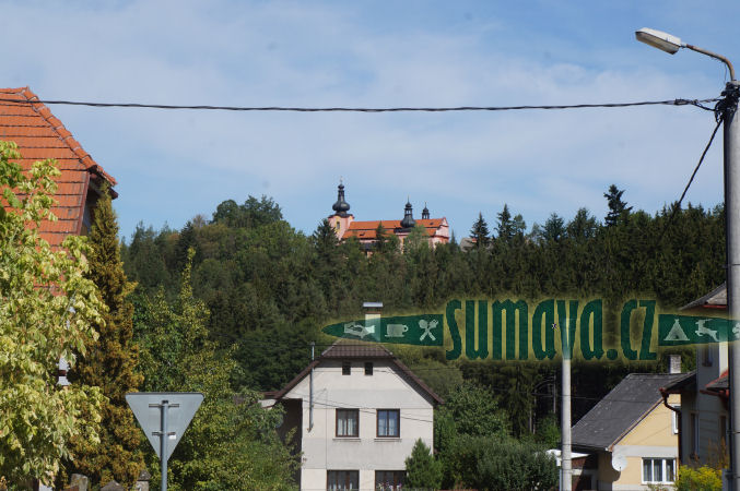 kostel Narození Panny Marie, Strašín