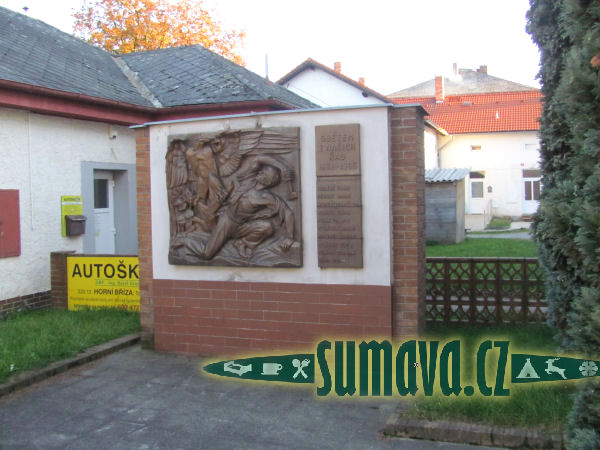 pomník padlých WWII, Horní Bříza
