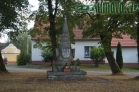 pomník padlých WWI i II, Komárov
