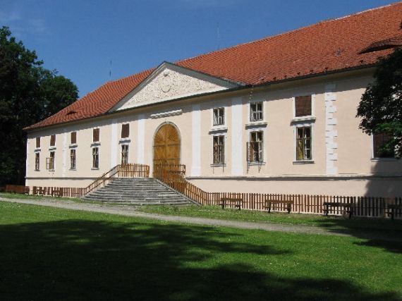 zámek Štěkeň