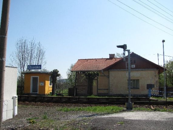 vlaková zastávka Úborsko
