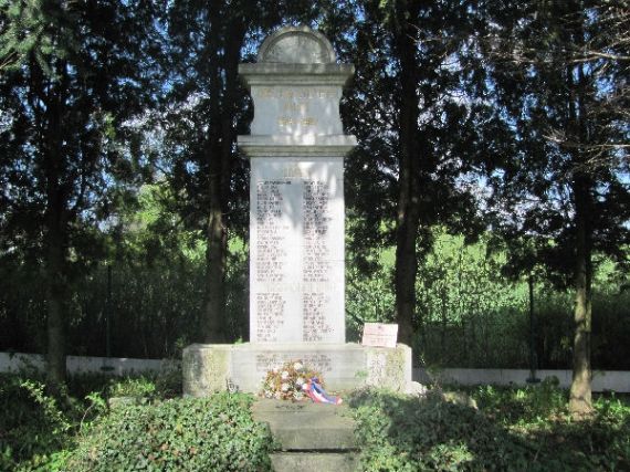 pomník padlých WWI i II, Zdíkovec
