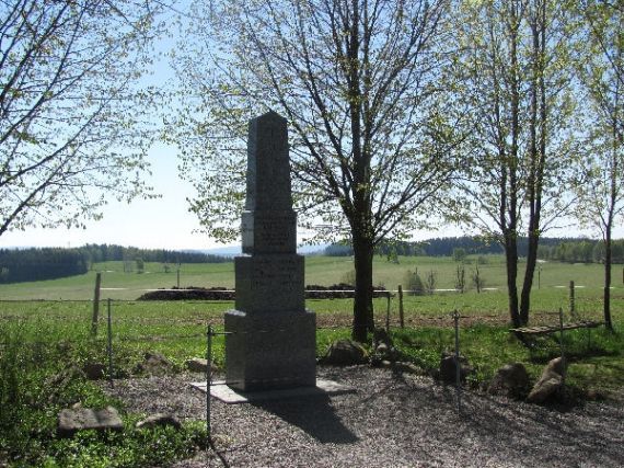 památník zemřelých 1946, Hodňov