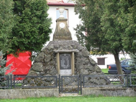 pomník padlých WWI i II, Příchovice