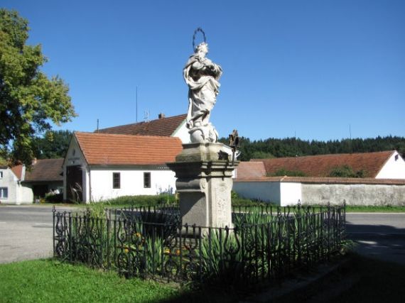 socha Immaculaty, Komařice