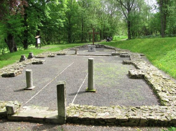 zřícenina kostela Panny Marie Bolestné, Červené Dřevo