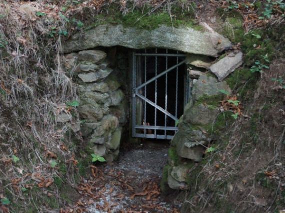 studánka Filipínka, Kolinec