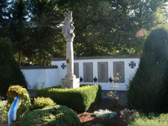 pomník padlých WWI i II, Klingenbrunn (D)