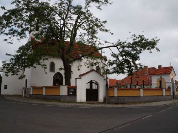 kostel sv. Brikcí, Dobev