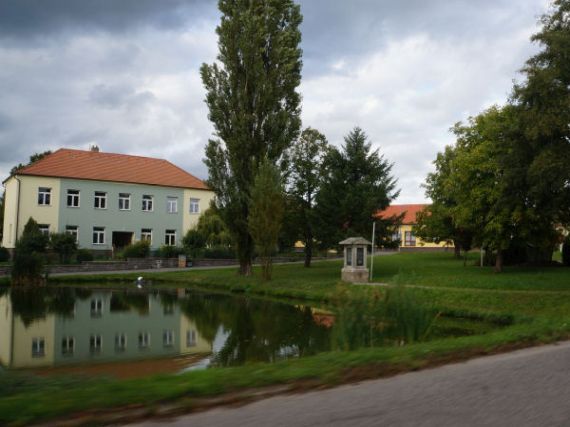 rybník Školňák, Temelín