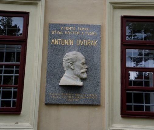 pamětní deska Antonín Dvořák, zámek Lužany