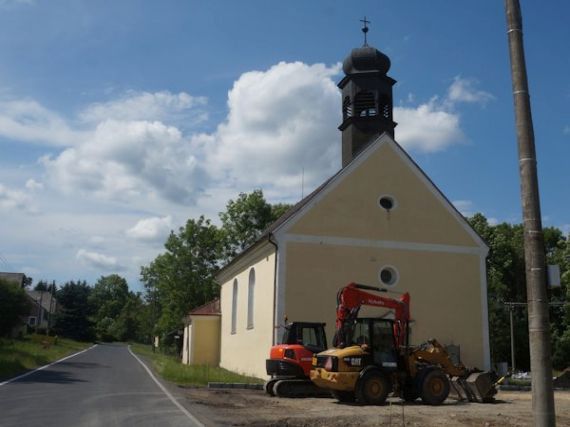 kostel sv. Jana Křtitele, Maxov