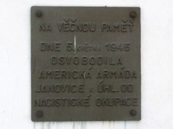 pamětní deska osvobození Janovice