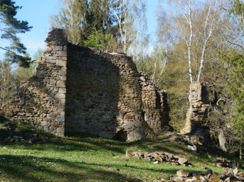 zřícenina kostela sv. Batoloměje