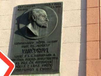 pamětní deska J. Vančura