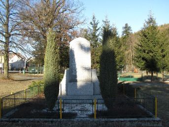 pomník padlých WWI i II, Kolinec