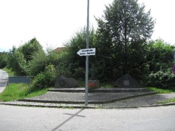 pomník FFW a Bergwacht, Neukirchen bei Heiligen Blut (D)